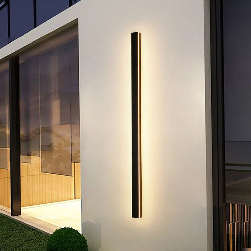 Altena | Minimalist Outdoor Wall Light in Aluminum and Acrylic, Weatherproof IP65 Rated