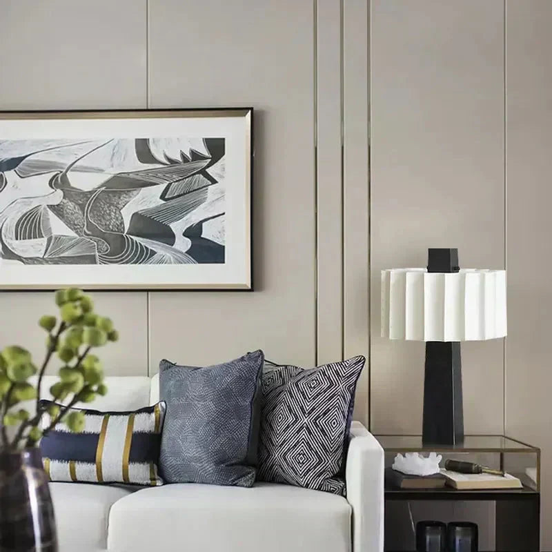 Liora | Table Lamp | Mienel